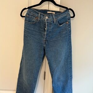 Levi’s women’s Ribcage Straight Ankle jeans size 27